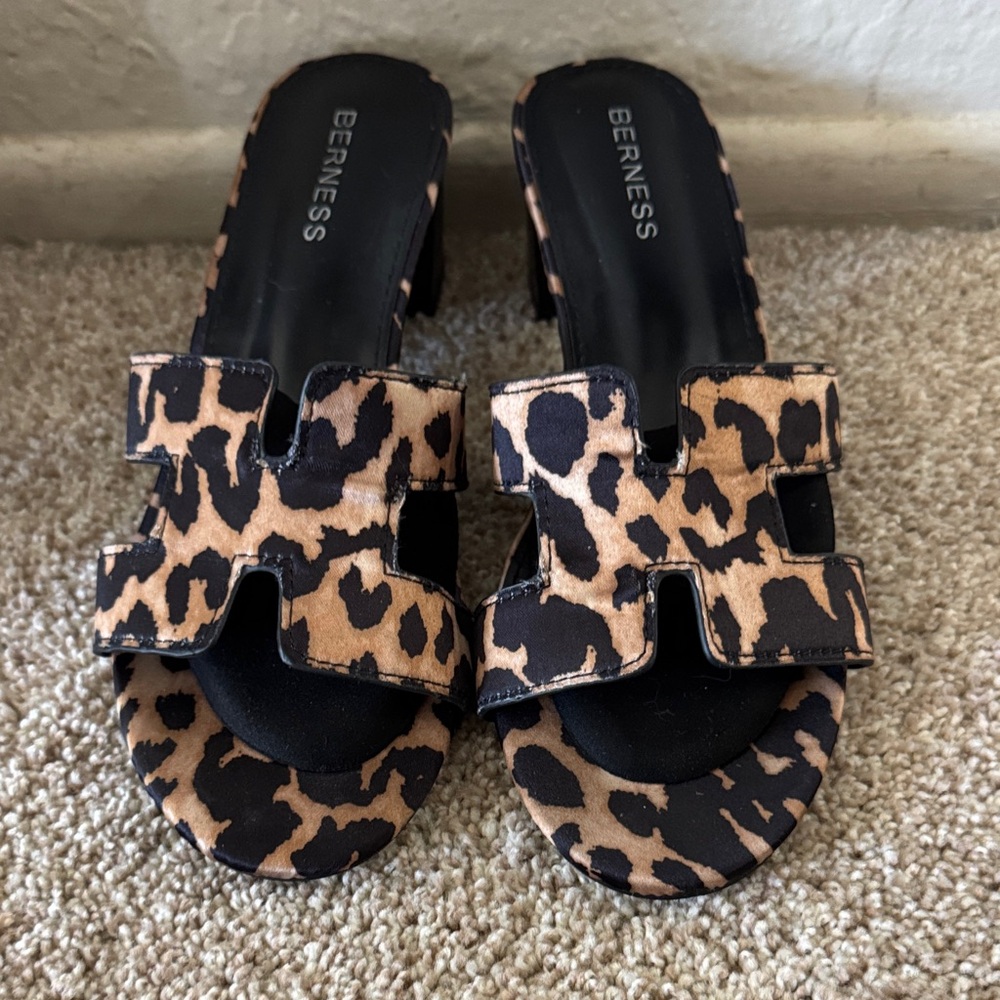 Leopard-Print Slide Mules - Tan/Black